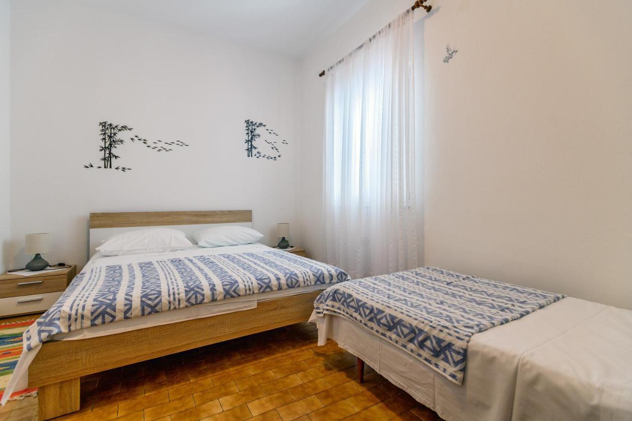 Apartmant Prosika Pag Town Exterior photo